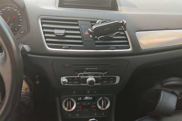Used Audi Q3 2015 35 TFSI Millionth Anniversary Comfort Model Audio And AC Panel