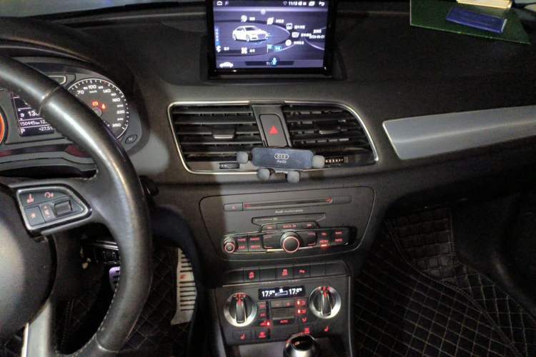 Used Audi Q3 2015 35 TFSI Comfort Model Audio And AC Panel