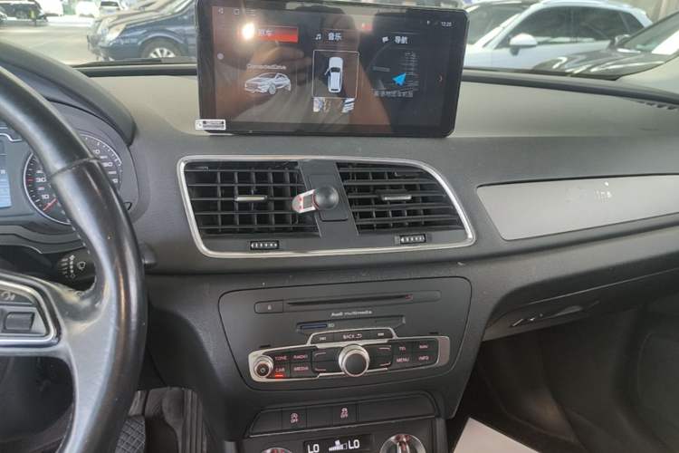 Used Audi Q3 2015 30 TFSI Ambition Edition Audio And AC Panel