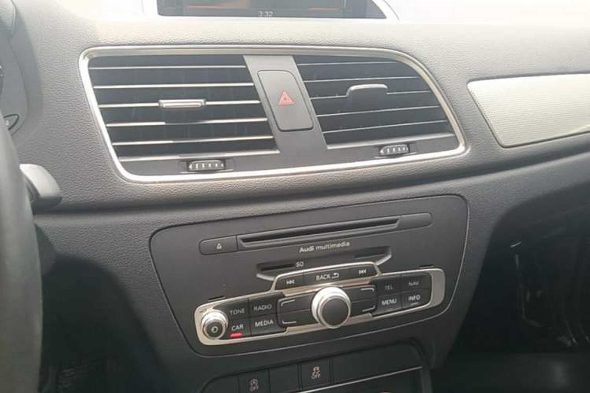 Used Audi Q3 2015 30 TFSI Comfort Model Audio And AC Panel