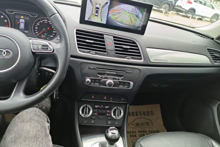 Used Audi Q3 2015 35 TFSI quattro Technology Edition Audio And AC Panel