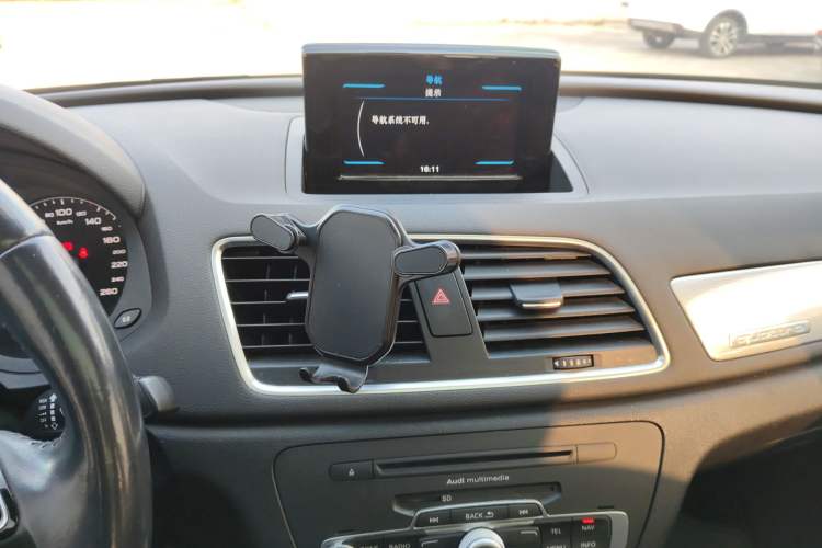 Used Audi Q3 2015 35 TFSI quattro Technology Edition Audio And AC Panel