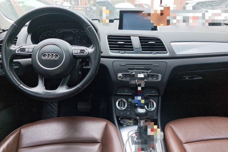 Used Audi Q3 2015 35 TFSI quattro Technology Edition Center Console