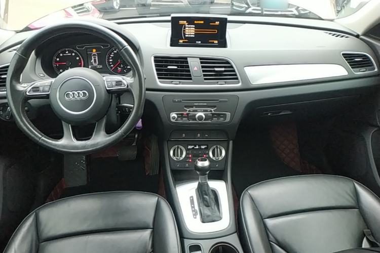 Used Audi Q3 2015 35 TFSI Millionth Anniversary Comfort Model Center Console