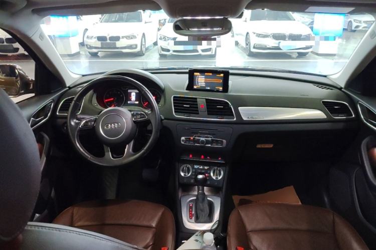 Used Audi Q3 2015 35 TFSI quattro Technology Edition Center Console