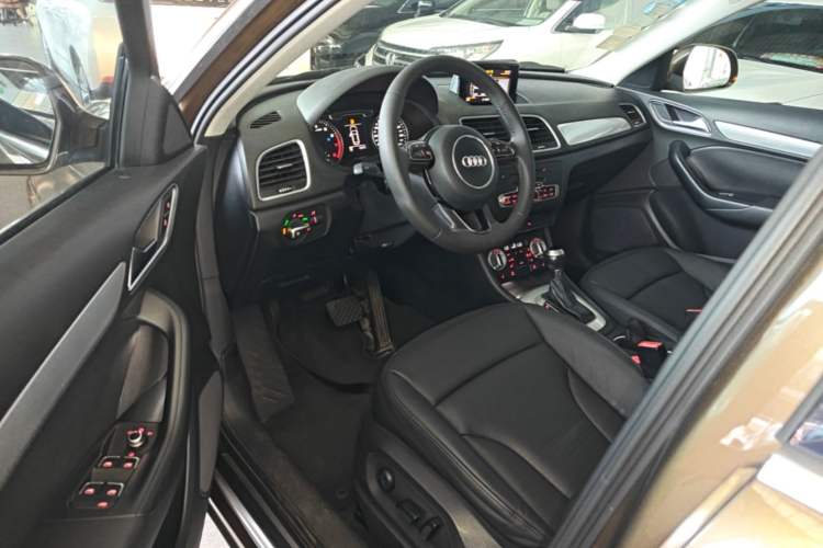 Used Audi Q3 2015 35 TFSI Comfort Model Driver Seat
