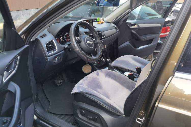 Used Audi Q3 2015 35 TFSI Ambition Edition Driver Seat