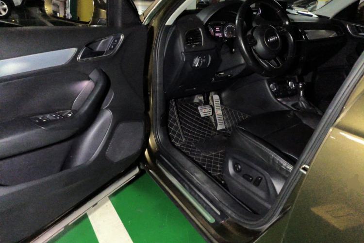 Used Audi Q3 2015 35 TFSI Comfort Model Driver Seat