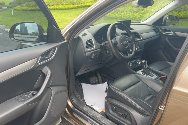 Used Audi Q3 2015 35 TFSI Ambition Edition Driver Seat