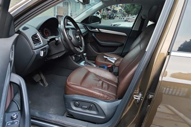 Used Audi Q3 2015 30 TFSI Comfort Model Driver Seat