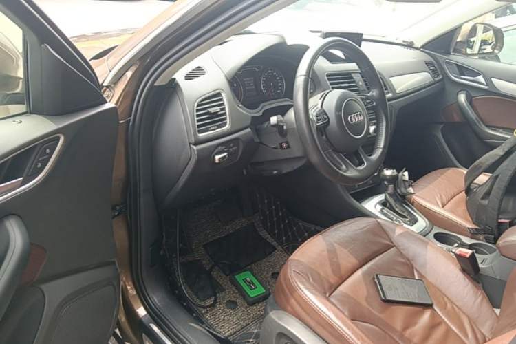 Used Audi Q3 2015 30 TFSI Comfort Model Driver Seat