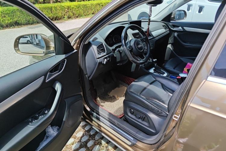 Used Audi Q3 2015 35 TFSI quattro Comfort model Driver Seat