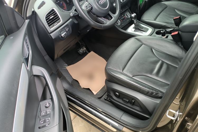 Used Audi Q3 2015 35 TFSI quattro Technology Edition Driver Seat
