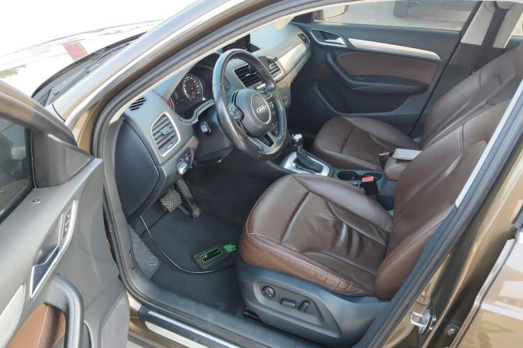 Used Audi Q3 2015 35 TFSI quattro Technology Edition Driver Seat