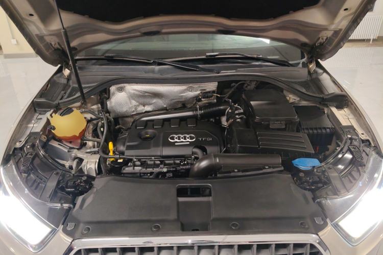 Used Audi Q3 2015 35 TFSI quattro Technology Edition Engine Bay