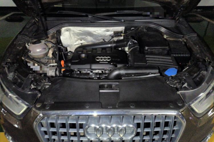 Used Audi Q3 2015 35 TFSI Comfort Model Engine Bay