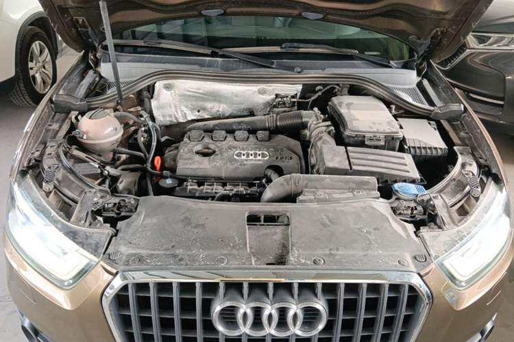 Used Audi Q3 2015 35 TFSI Ambition Edition Engine Bay