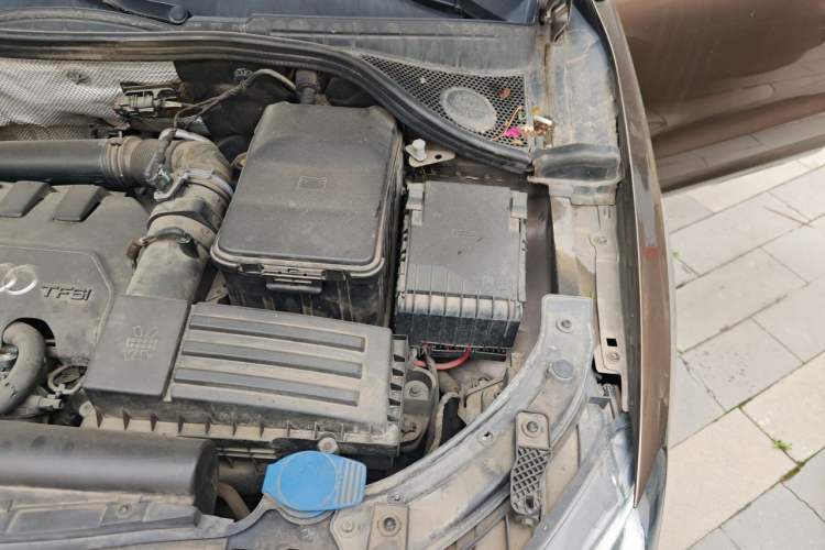 Used Audi Q3 2015 35 TFSI quattro Technology Edition Engine Bay Left