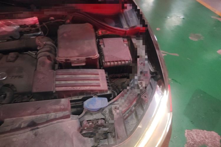 Used Audi Q3 2015 35 TFSI Comfort Model Engine Bay Left