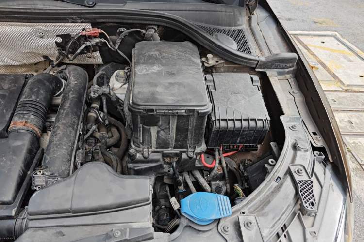 Used Audi Q3 2015 30 TFSI Comfort Model Engine Bay Left