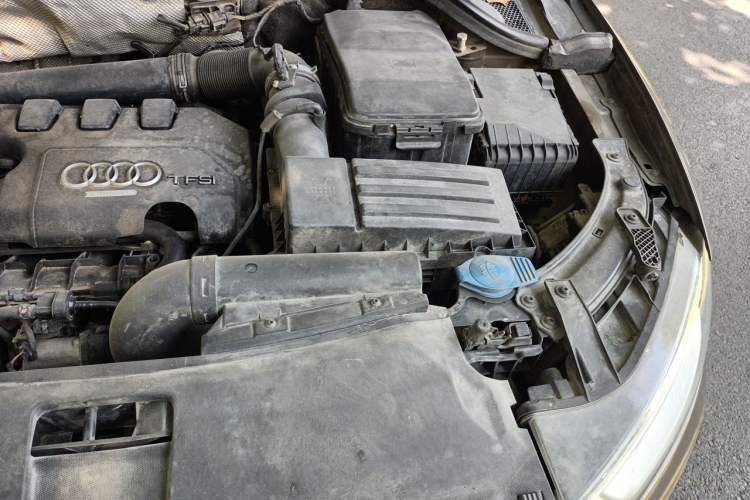 Used Audi Q3 2015 35 TFSI quattro Technology Edition Engine Bay Left
