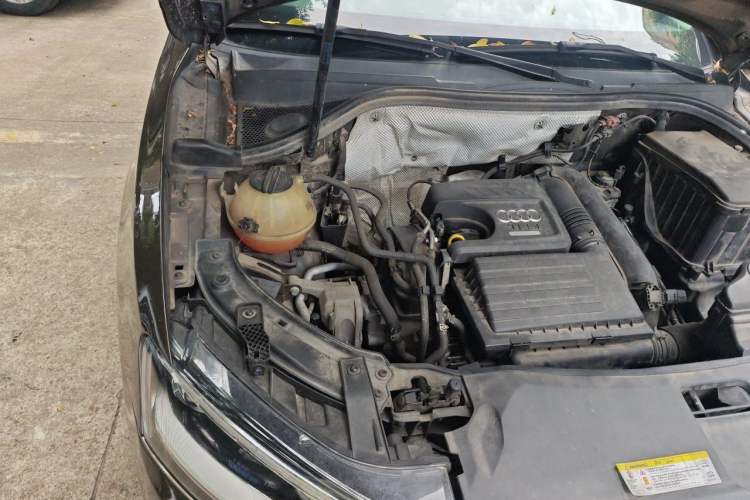 Used Audi Q3 2015 30 TFSI Comfort Model Engine Bay Right