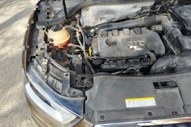 Used Audi Q3 2015 35 TFSI Comfort Model Engine Bay Right