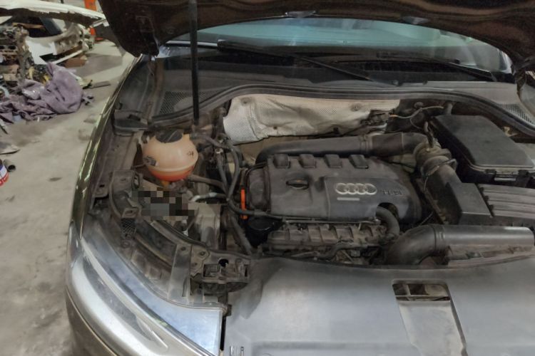 Used Audi Q3 2015 35 TFSI quattro Technology Edition Engine Bay Right