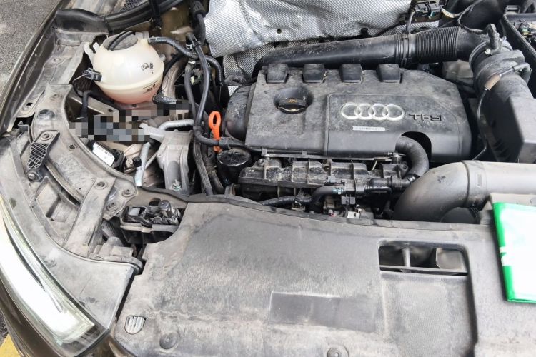 Used Audi Q3 2015 35 TFSI Comfort Model Engine Bay Right