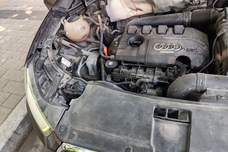 Used Audi Q3 2015 35 TFSI quattro Technology Edition Engine Bay Right