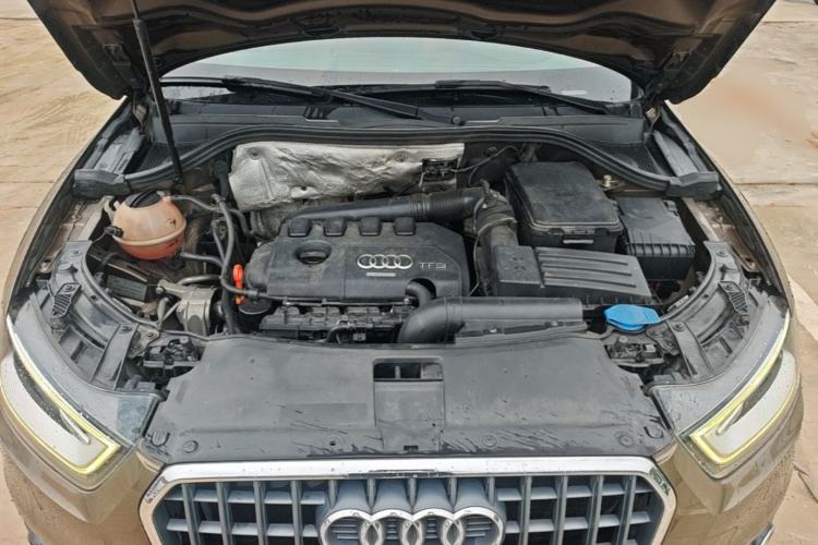 Used Audi Q3 2015 35 TFSI Comfort Model Engine Bay