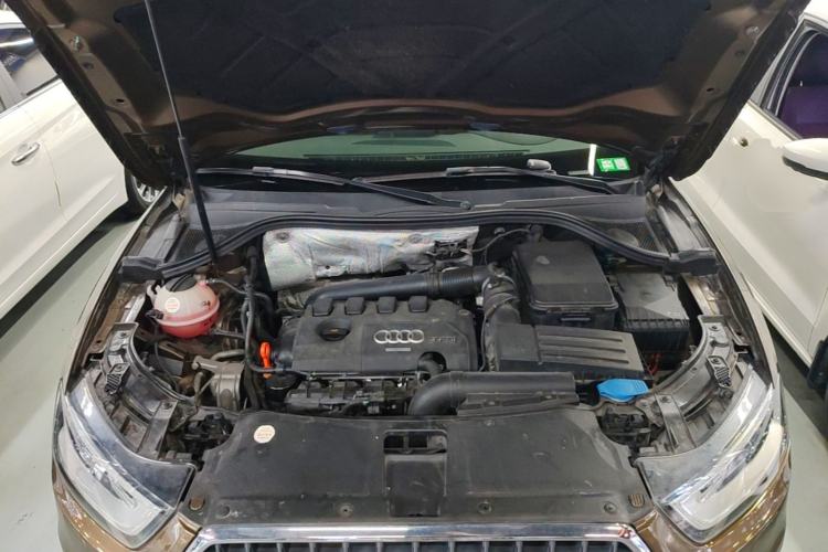 Used Audi Q3 2015 35 TFSI quattro Technology Edition Engine Bay