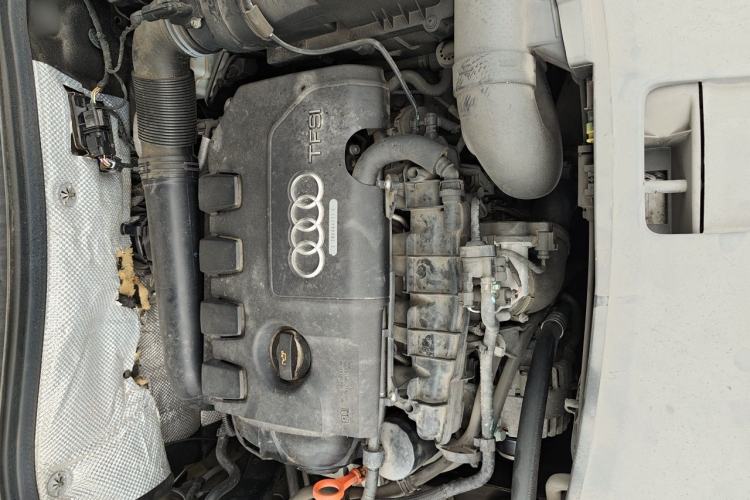 Used Audi Q3 2015 35 TFSI Comfort Model Engine Bay