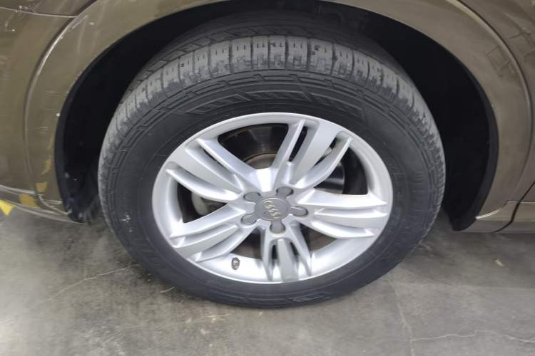 Used Audi Q3 2015 30 TFSI Comfort Model Exterior 7