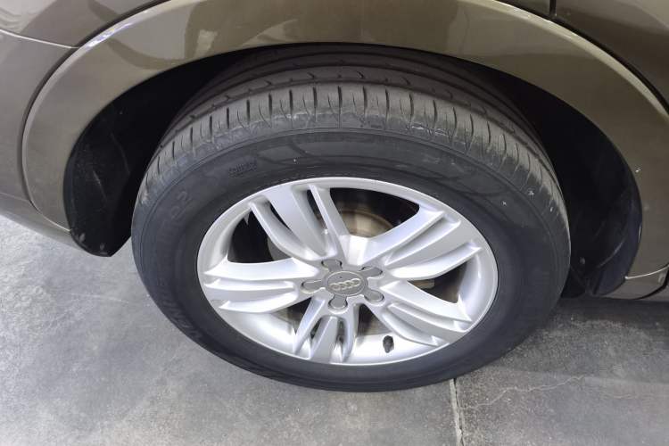 Used Audi Q3 2015 30 TFSI Comfort Model Exterior 8