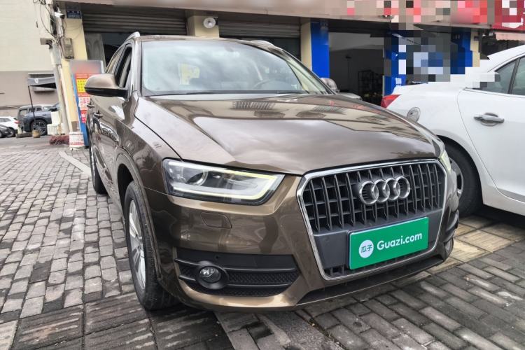Used Audi Q3 2015 35 TFSI Comfort Model Front Right 45 Deg