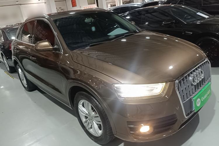 Used Audi Q3 2015 30 TFSI Comfort Model Front Right 45 Deg
