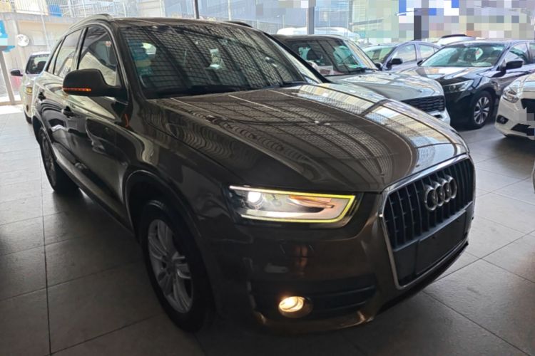 Used Audi Q3 2015 35 TFSI Comfort Model Front Right 45 Deg