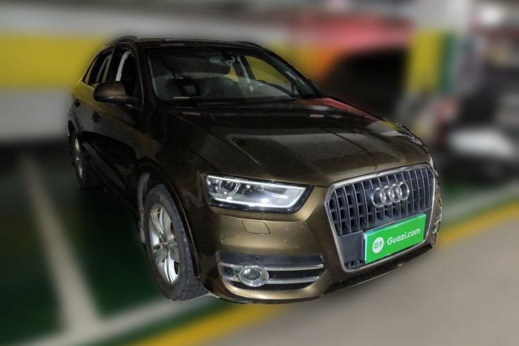Used Audi Q3 2015 35 TFSI Comfort Model Front Right 45 Deg