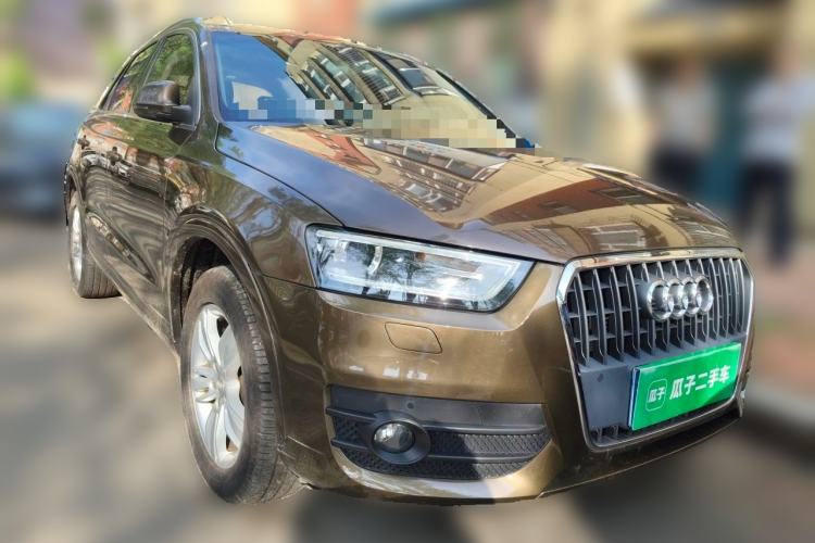 Used Audi Q3 2015 35 TFSI Comfort Model Front Right 45 Deg