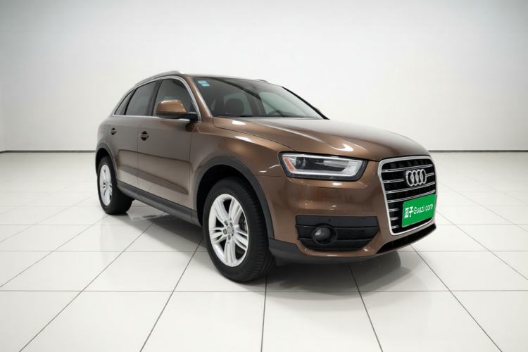 Used Audi Q3 2015 35 TFSI Comfort Model Front Right 45 Deg