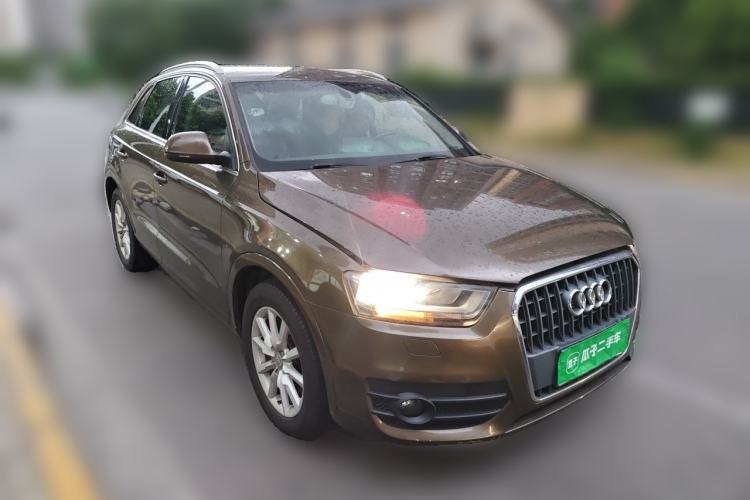 Used Audi Q3 2015 30 TFSI Ambition Edition Front Right 45 Deg