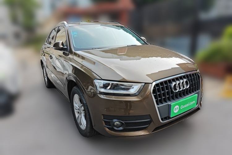 Used Audi Q3 2015 30 TFSI Comfort Model Front Right 45 Deg