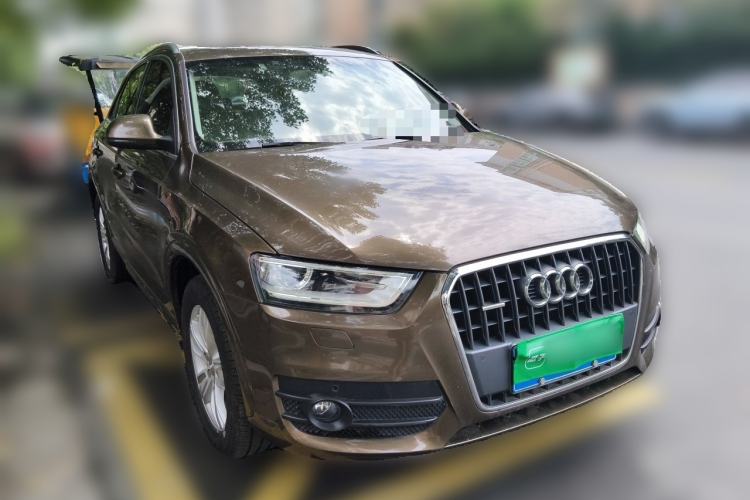 Used Audi Q3 2015 35 TFSI Comfort Model Front Right 45 Deg