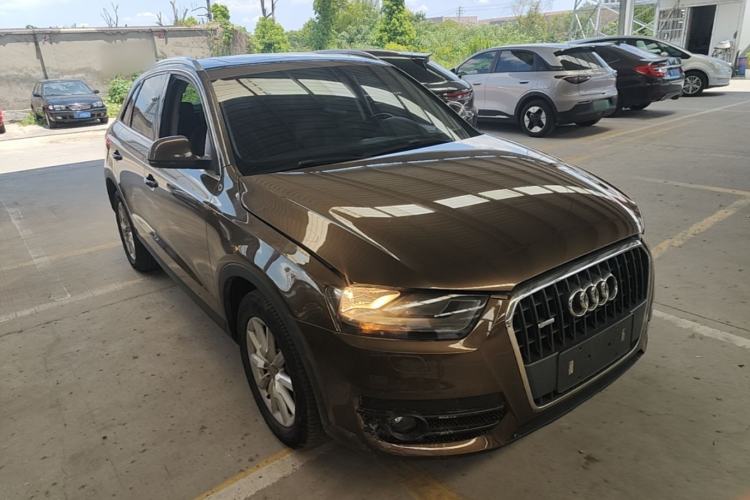 Used Audi Q3 2015 30 TFSI Ambition Edition Front Right 45 Deg