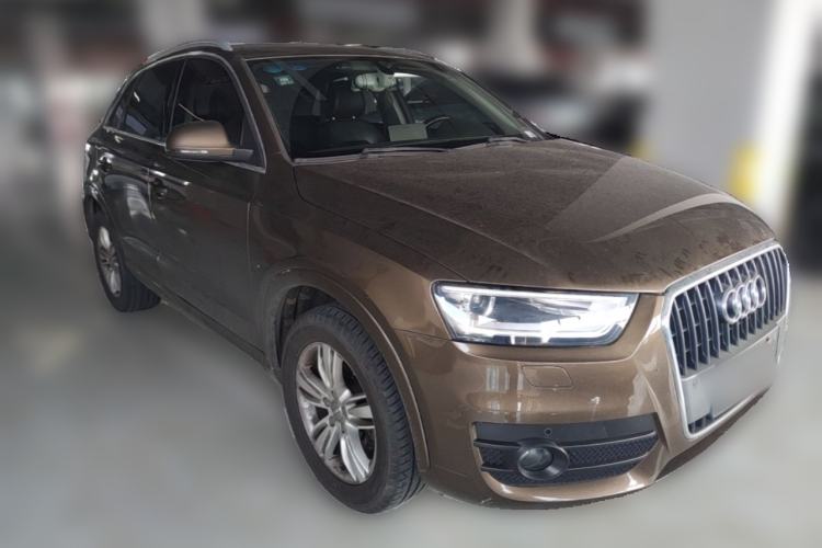 Used Audi Q3 2015 35 TFSI Comfort Model Front Right 45 Deg