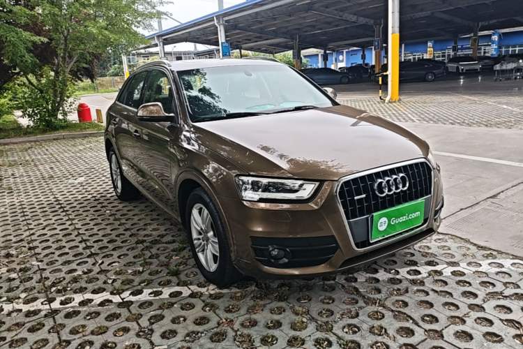 Used Audi Q3 2015 35 TFSI quattro Technology Edition Front Right 45 Deg
