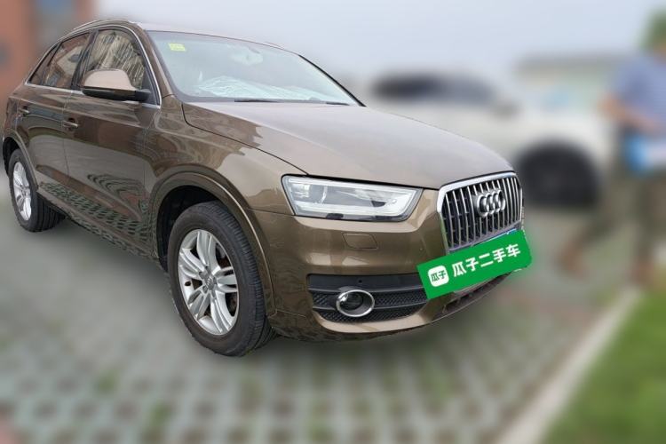 Used Audi Q3 2015 35 TFSI Comfort Model Front Right 45 Deg