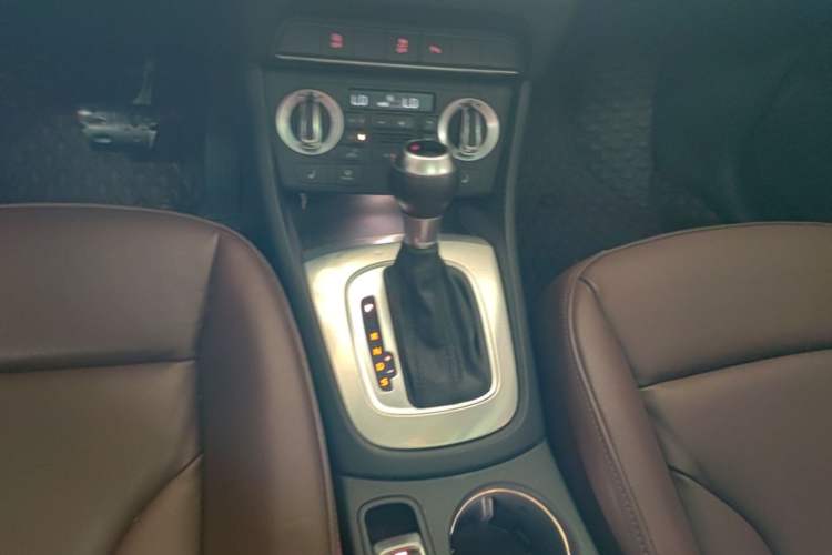 Used Audi Q3 2015 35 TFSI Millionth Anniversary Comfort Model Gear Lever