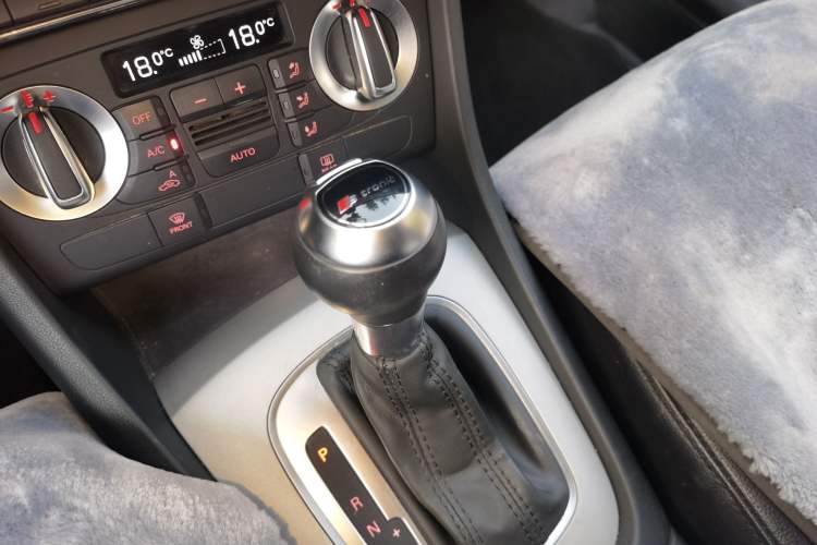 Used Audi Q3 2015 35 TFSI Ambition Edition Gear Lever